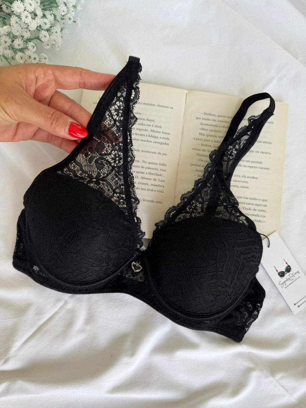 Bralette com Aro Preto - detalhe