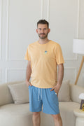 Pijama homem algodão laranja com calção azul - frente