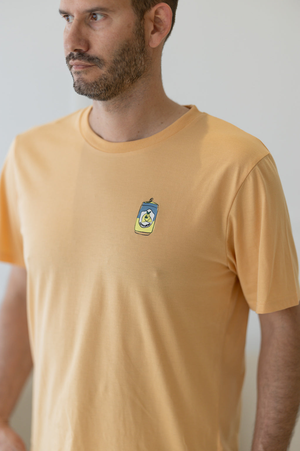 Pijama homem algodão laranja com estampado de lata - detalhe
